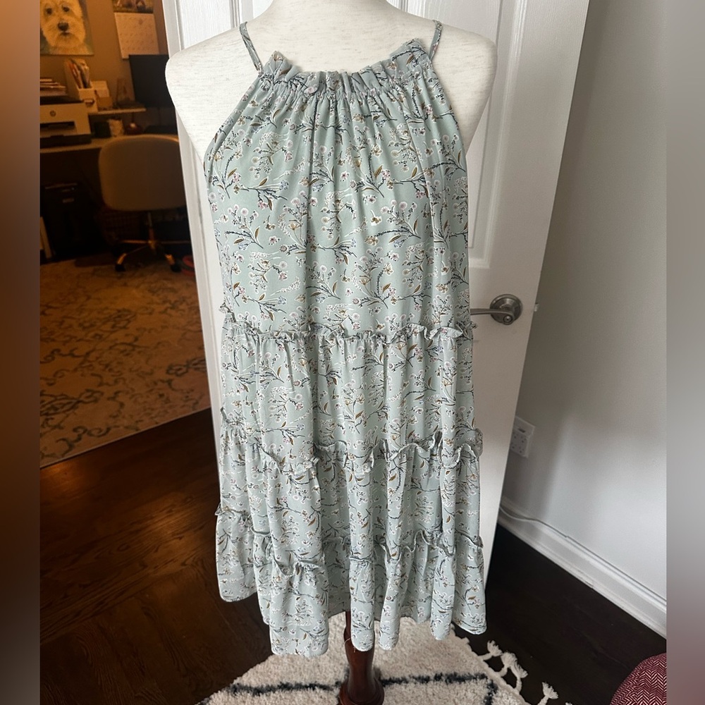 Beautiful spring dress.